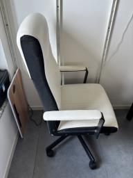 Comfortable office chair image 1
