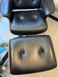 Eames Lounge Chair and Ottoman image 5