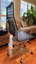 Executive Chair image 2