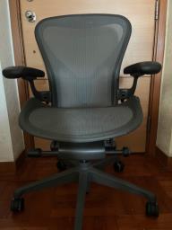 Herman Miller Aeron Chair Like New image 1