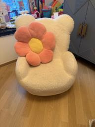 Kid Chair with pillow image 1