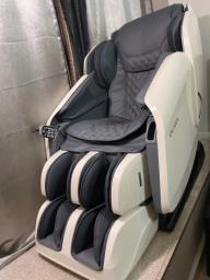 Like New Ogawa  massage chair image 4