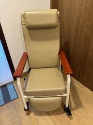 Reclining chair on wheels image 1