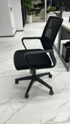 Selling nearly new office chairs image 1