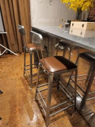 Stylish Bar Table High Chairs x 6 image 1