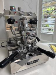 Isomac Coffeemachine image 1