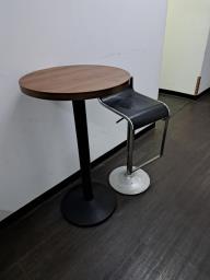 Bar Table n Chair image 1