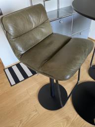 Kff leather chair  one round bar table image 4