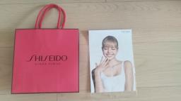 Lisa Blackpink portrait image 1