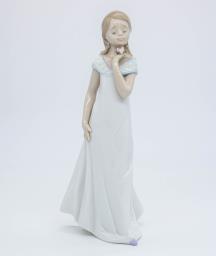 Lladro 8213 A Special Occasion image 1