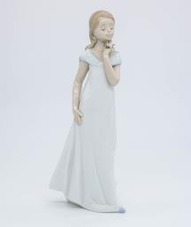 Lladro 8213 A Special Occasion image 6