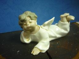 Lladro figurine bored Cupid image 2