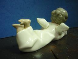 Lladro figurine bored Cupid image 4