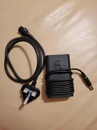 Dell 65w adaptor with power cord image 1