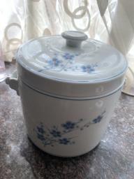 Large ceramic stew pot image 7
