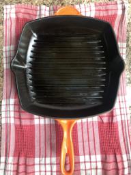 Le Creuset cast iron 26 skillet-grill image 1