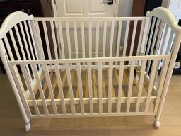 Crib Original Price 10000 now  1000 image 1