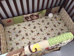 Davinci Grove 4in1 Convertible Baby Crib image 2
