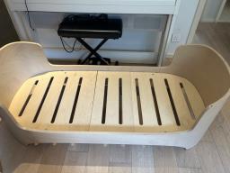 Leander Baby to toddler crib to bed image 2