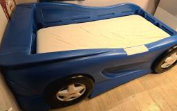 Little Tikes car bed for kids image 3