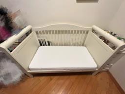 Mothercare Bloomsbury Solid Wood Cot image 2