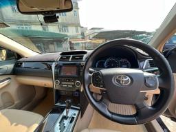 2014 Toyota Camry Hybrid image 6