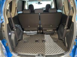 2015 Toyota Sienta image 5