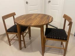 Very good condition Ikea table set image 1