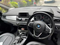 2015 Bmw 220i 7 seats - Priced reduced image 7