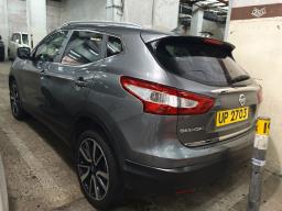 2017 Qashqai  2019 Golf image 8