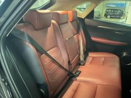 2018 Outlander  2017 Lexus Nx300h image 7