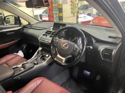 2018 Outlander  2017 Lexus Rx300h image 8