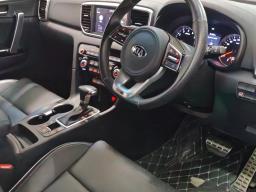 2018 Outlander  2020 Kia Sportage image 9