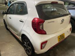 2019 Subaru Xv  2018 Kia Morning image 8