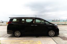 Alphard Great Condition image 4