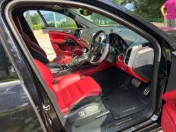 Cayenne Turbo with very low mileage image 5