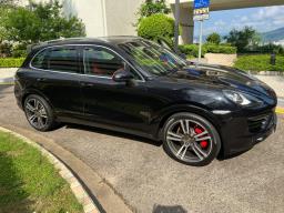 Cayenne Turbo with very low mileage image 7