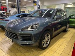 Low mileage high options Porsche Cayenne image 1