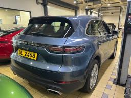 Low mileage high options Porsche Cayenne image 4