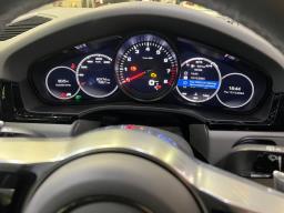 Low mileage high options Porsche Cayenne image 6