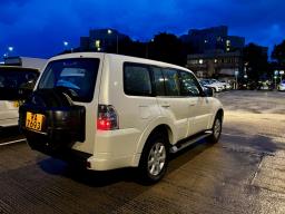 Mitsubishi Pajero 30 V6 1999 7-seater image 4