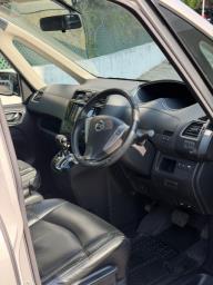 Nissan Serena image 2