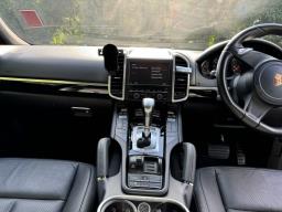 Porsche Cayenne 2013 very good condition image 3