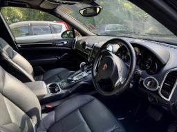 Porsche Cayenne 2013 very good condition image 9