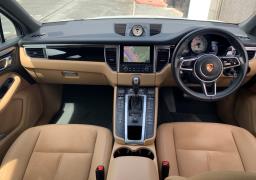 Porsche Macan S image 4