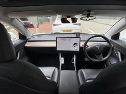 Tesla Model 3 Performance image 8