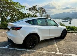Tesla Model Y Long Range under warranty image 3