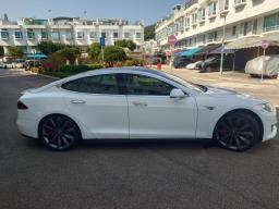 Tesla P85 Free lifetime supercharging image 3