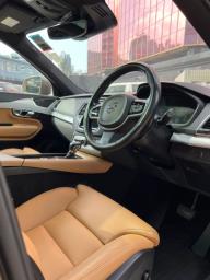 Volvo Xc90 2016 or Tesla S 2016 image 4