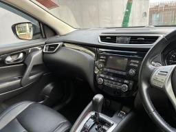 Well Maintained 0 Owner16 Nissanqashqai image 7